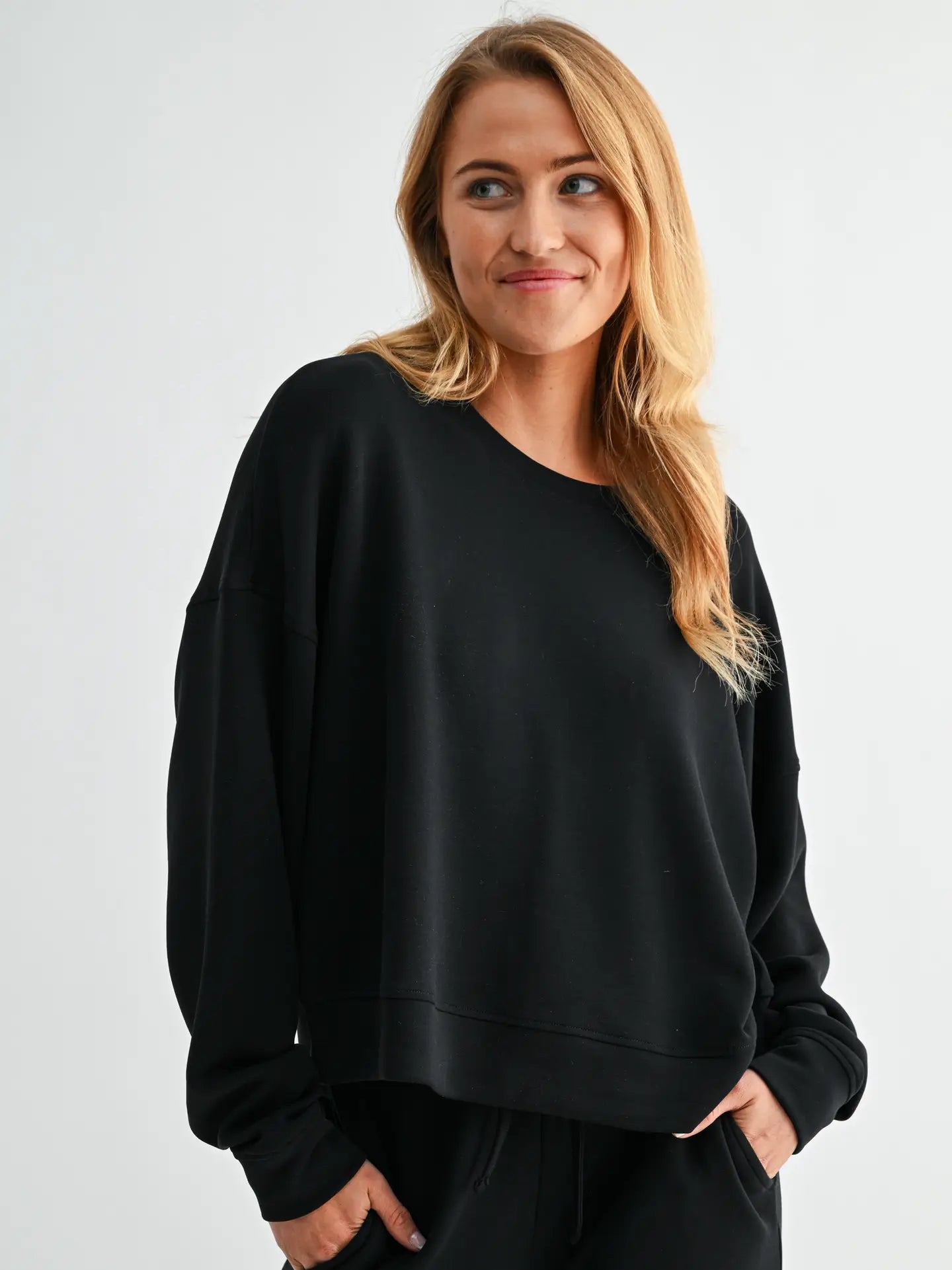 🖤 Laguna Drop Shoulder Sweatshirt – Black